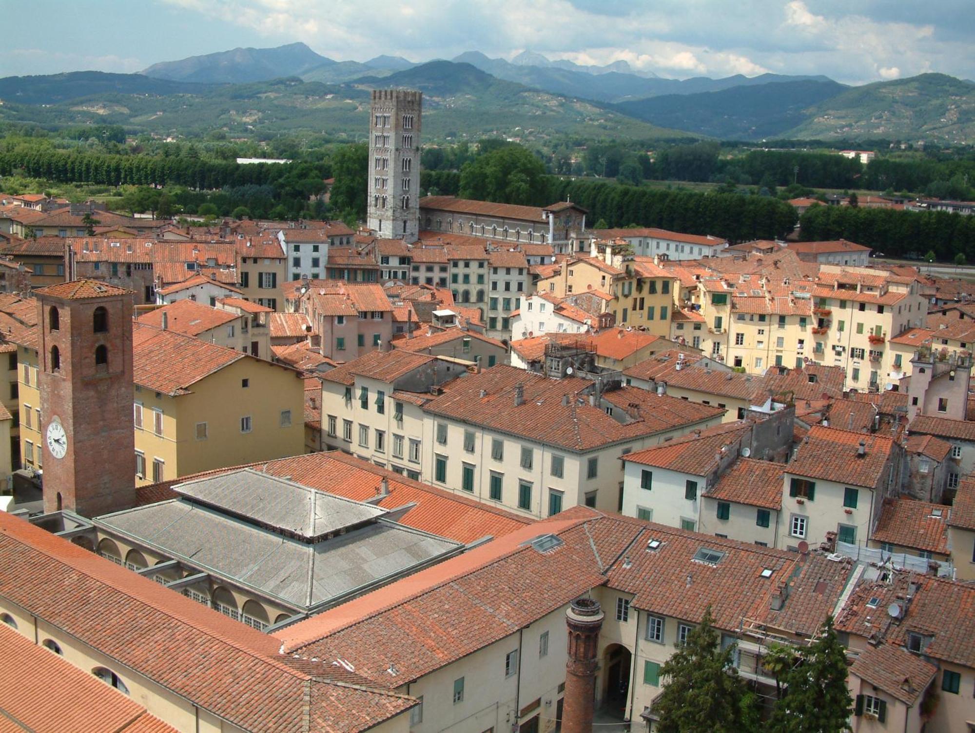 Apartment Anfiteatro Lucca Eksteriør billede